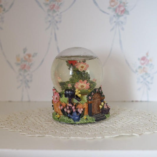 vtg ladybug glitter snow globe