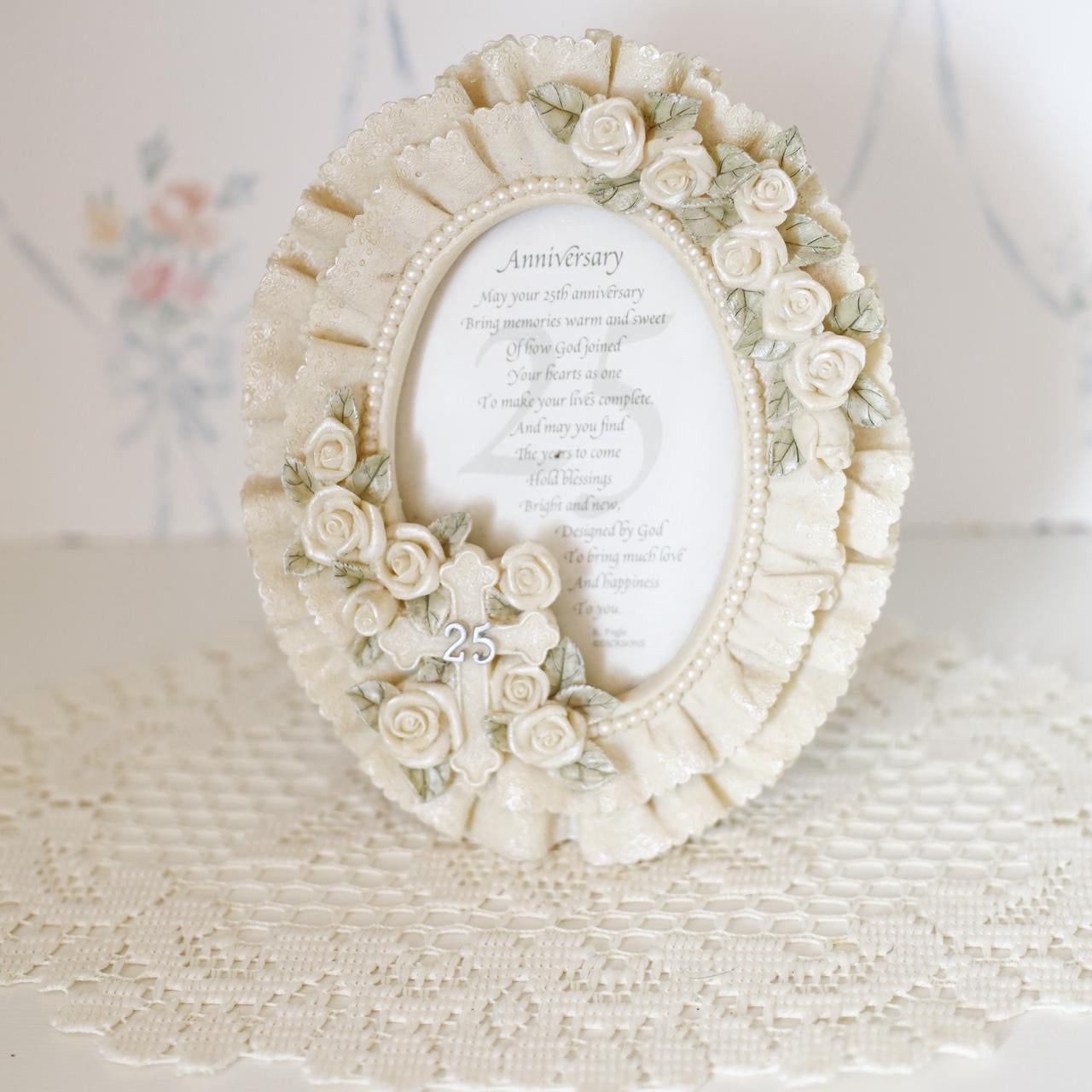 vtg dainty morute picture frame