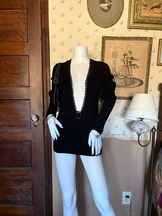 2000s apt. 9 deep plunge top