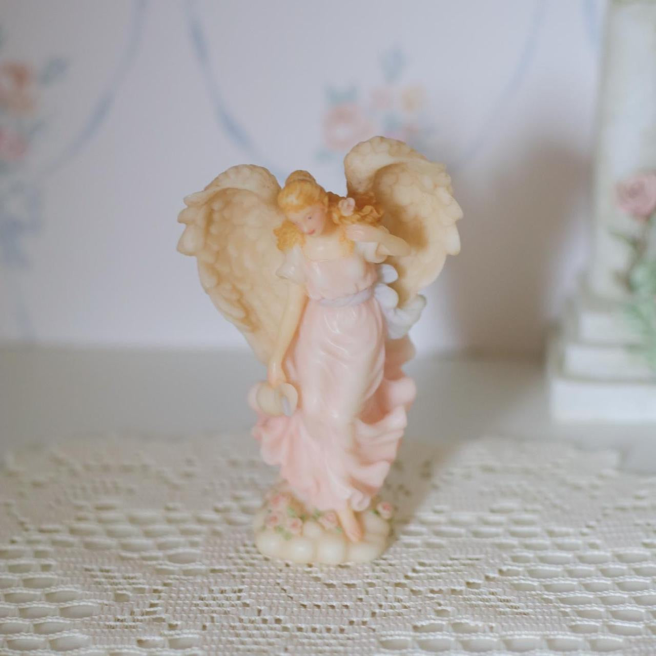 Angelic late 90s seraphim angel