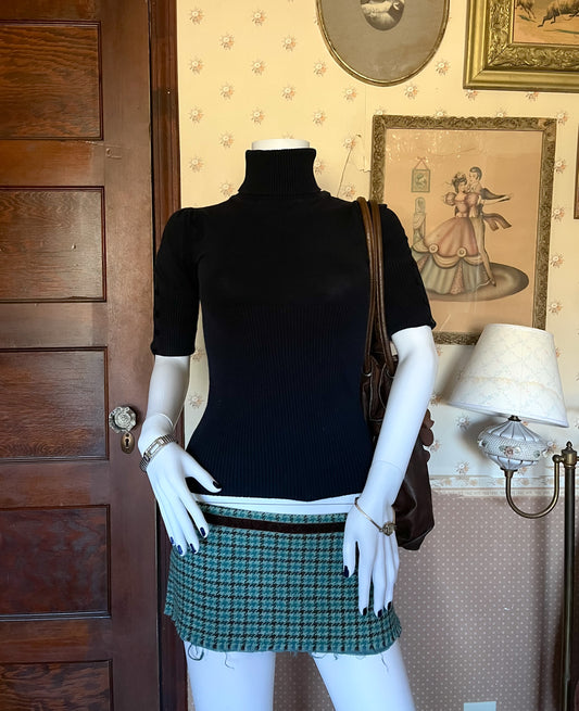 2000s max rave short sleeve turtle neck top